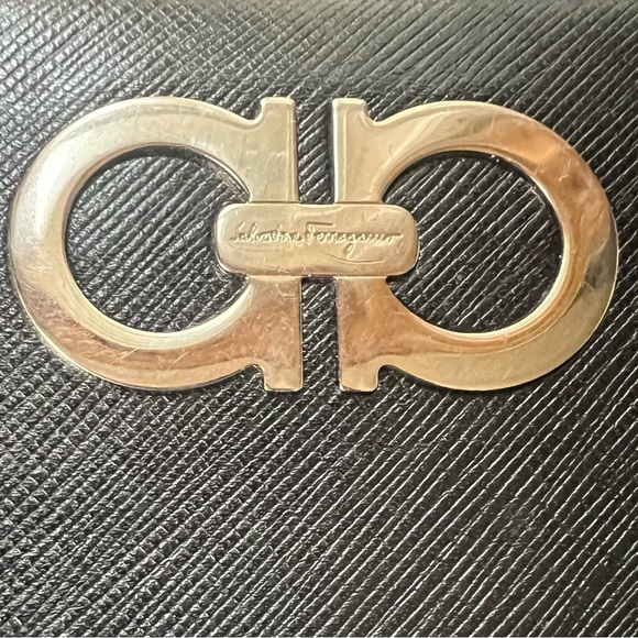 Authentic Salvatore Ferragamo Saffiano Leather Black Women's Zippy Wallet EUC! - Picture 9 of 16